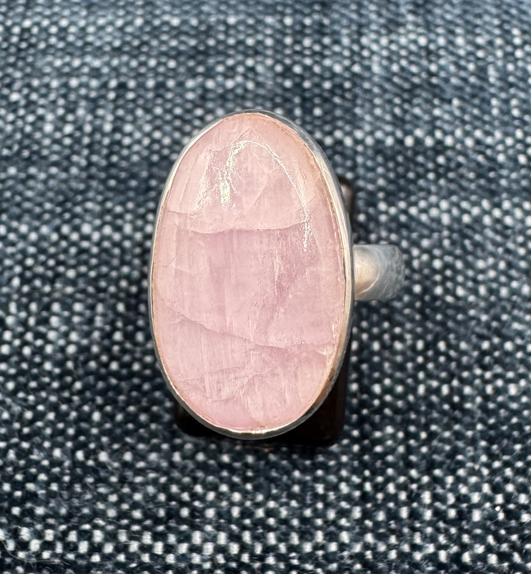 Oval Kunzite Size 6.5 Ring