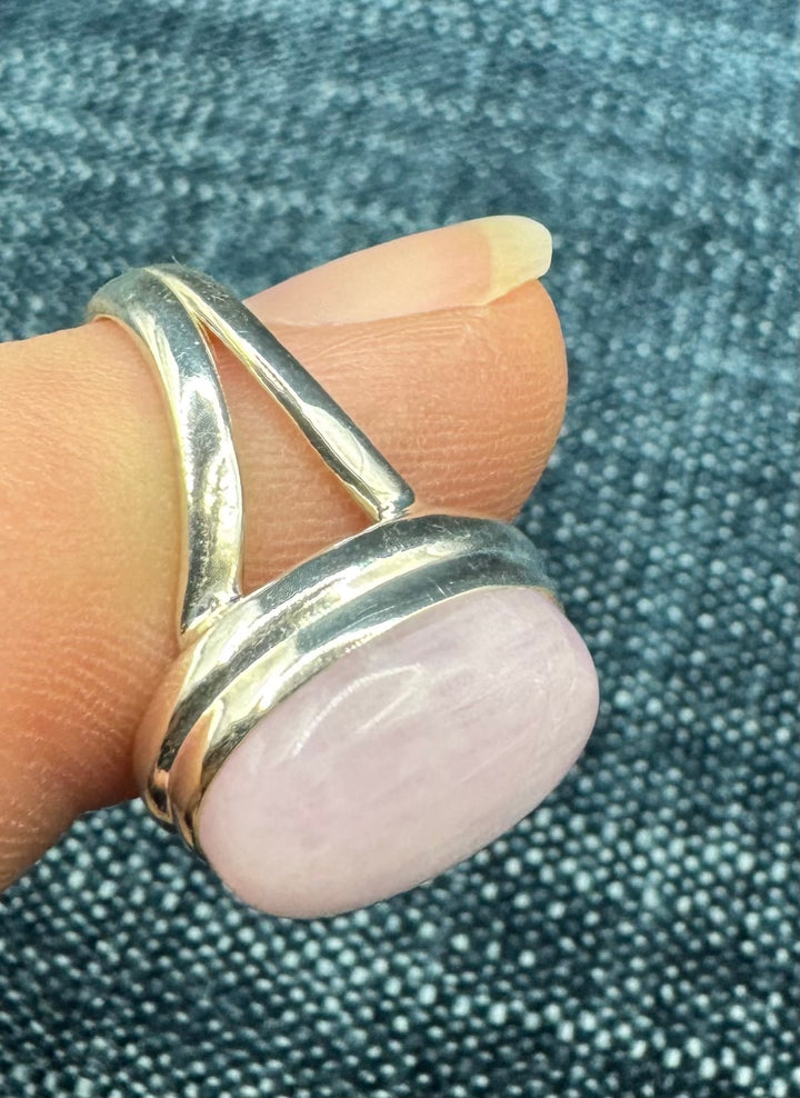 Oval Kunzite Size 6 Ring