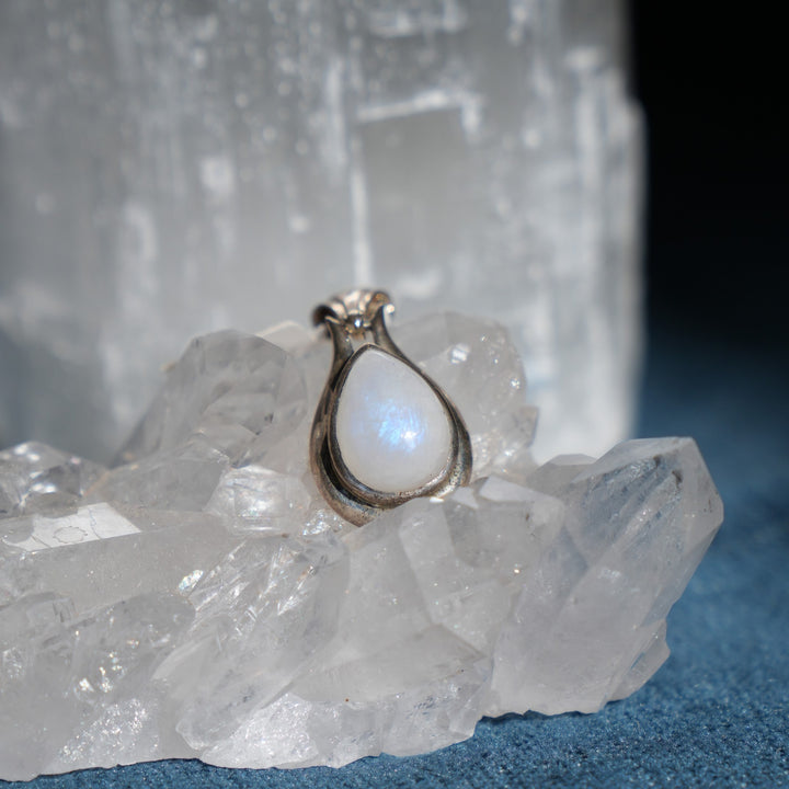 Moonstone Teardrop Sterling Silver Pendant (Blue)