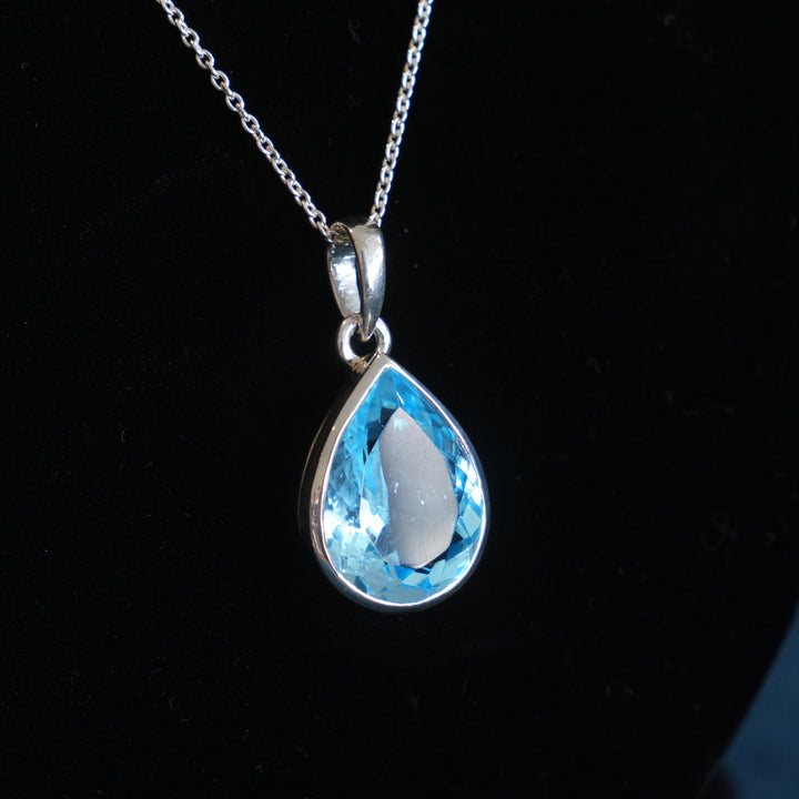 Blue Topaz Sterling Silver Pendant (Teardrop)