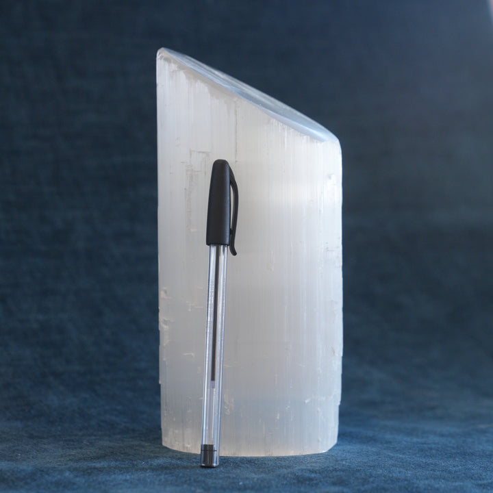 Lipstick Selenite Lamp (2 Sizes)